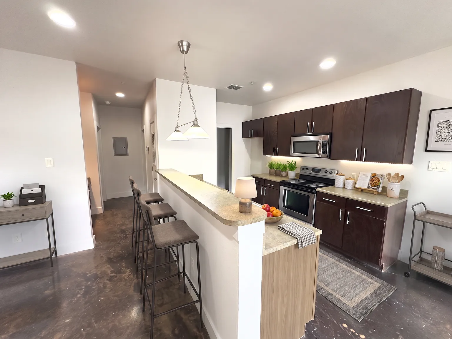 1 bed, 882 sqft, $695 — Photo 3