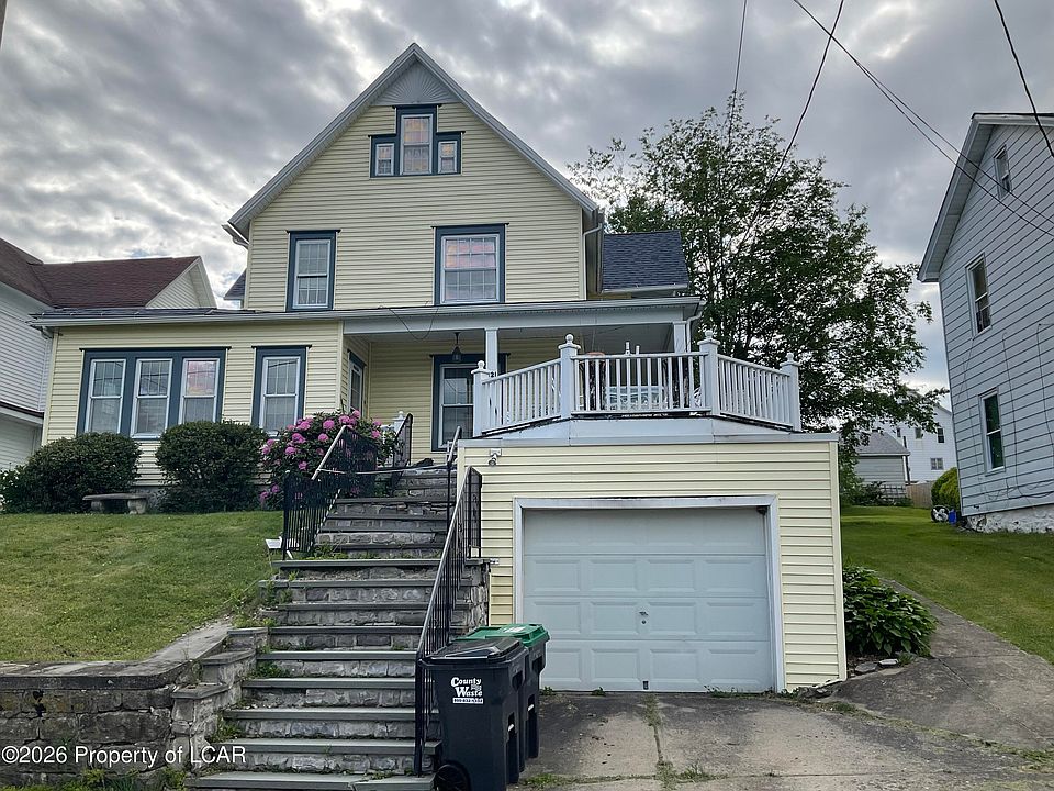 1st image of 521 Delaware St