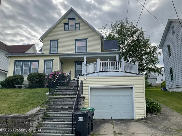 521 Delaware St, Forest City, PA 18421