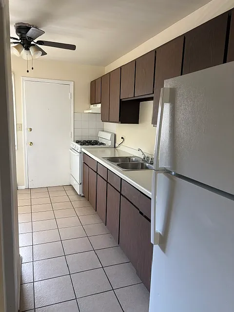 1717 Sunset Ave #8