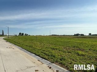 6454 Ryan Rd, Bettendorf, IA 52722