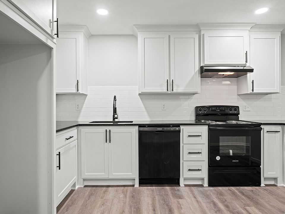 1st image of 720 Ottawa St APT 136