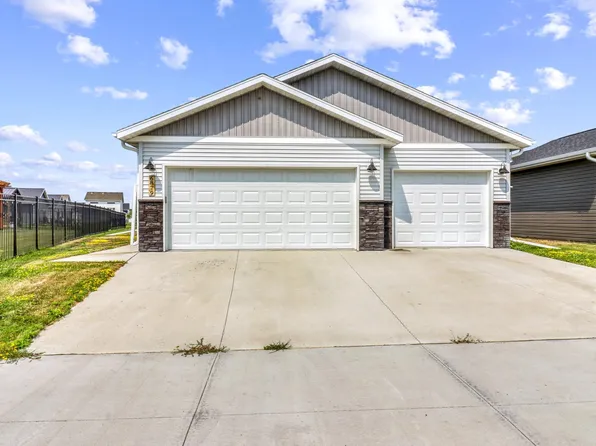 6879 67th St S, Horace, ND 58047