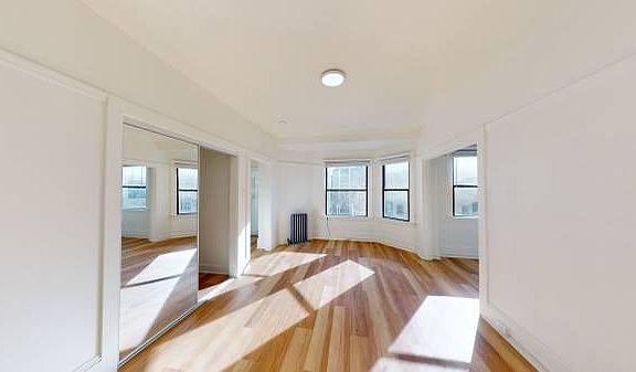 4th image of 530 Stockton St APT 405