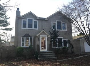 12 Cypress Pl, Melville, NY 11747