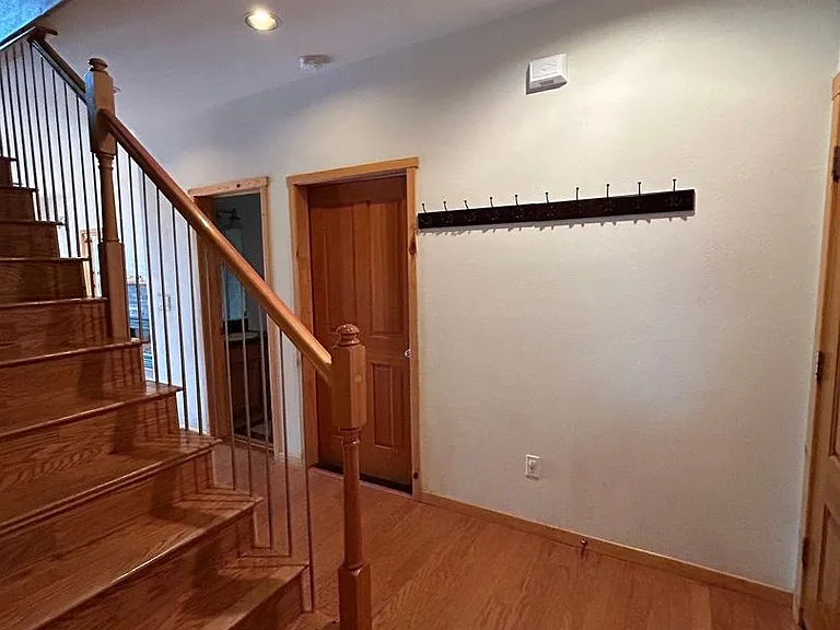 1513 Crystal Air Dr — Photo 3