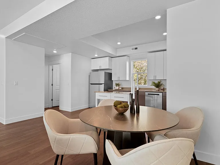 Comfy cozy dining area