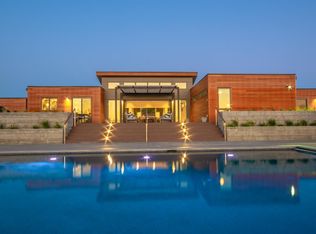 519 Horse Barn Road, Healdsburg, CA 95448