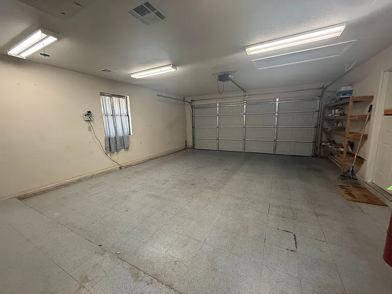 609 Montwood Dr — Photo 13