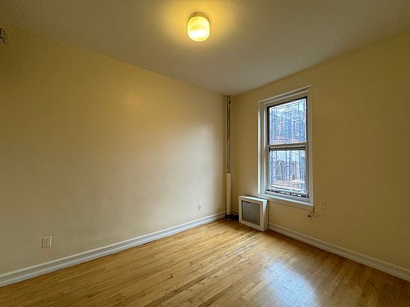 3rd image of 515 W 111th St APT 4A