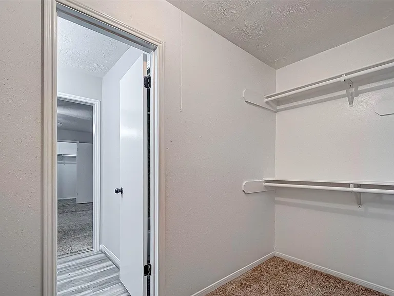 2723 Colony Dr — Photo 32