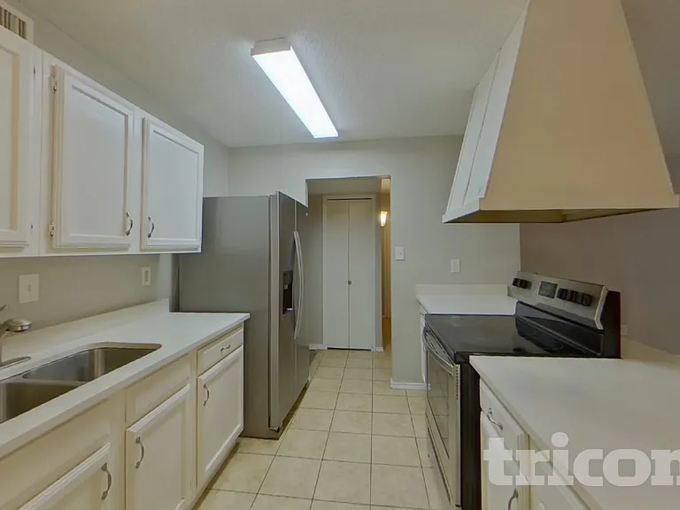 7309 Hedge Dr — Photo 6