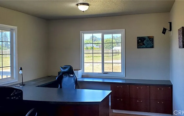 4415 Woods Ln — Photo 10