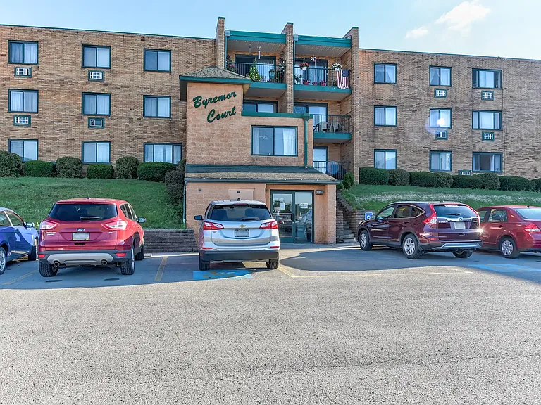 Byre Mor Court Apartments — Photo 11