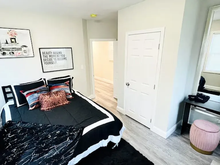 26 Crescent St #26 — Photo 14
