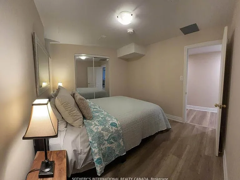 1431 Rolph Ter — Photo 14