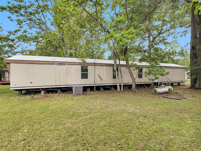 19339 Forest Lane Cir — Photo 32
