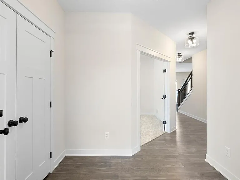 13702X Arrowhead Way — Photo 2