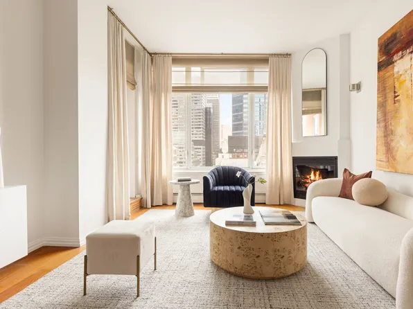 205 East 59th Street 14B image 2 of 16
