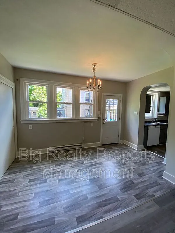 2 bed, 1.5 bath, $1,295 — Photo 2