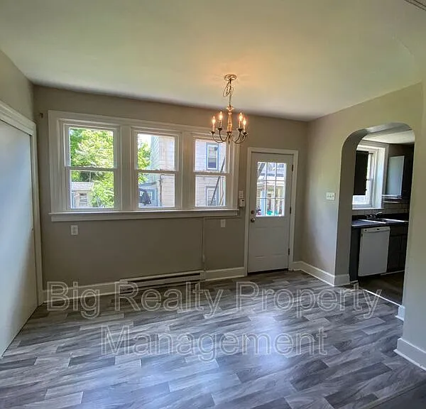 529 King St #1 — Photo 2
