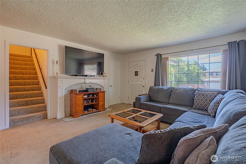 4th image of 8605 NW 9th Avenue