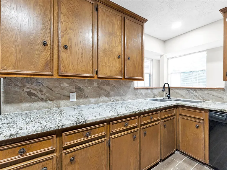 8102 Autumn Willow Dr — Photo 45