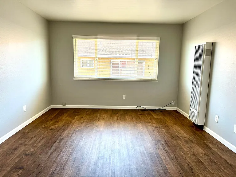 665 Kirkland Dr — Photo 5