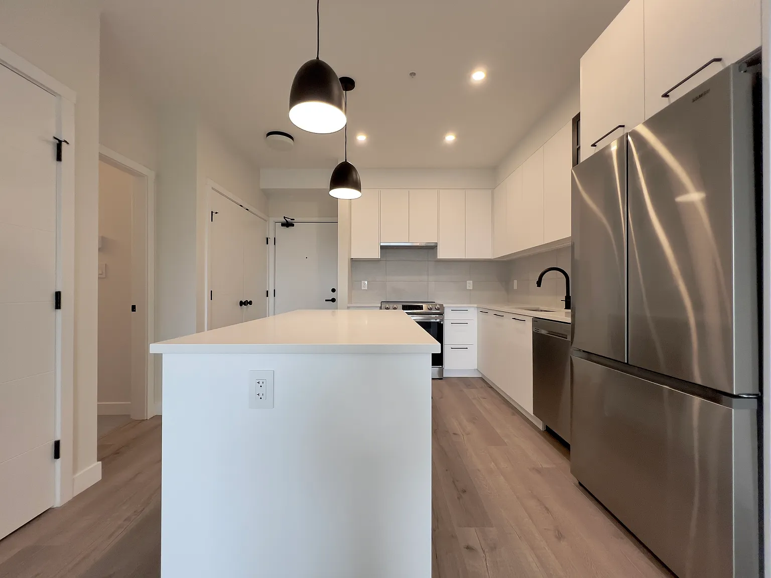 1 bed, 590 sqft, $1,750 — Photo 3