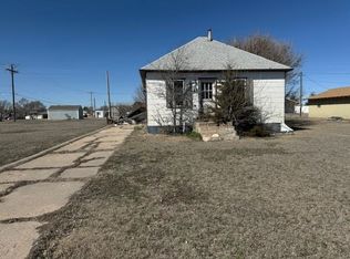 327 S 7th St, Wakeeney, KS 67672