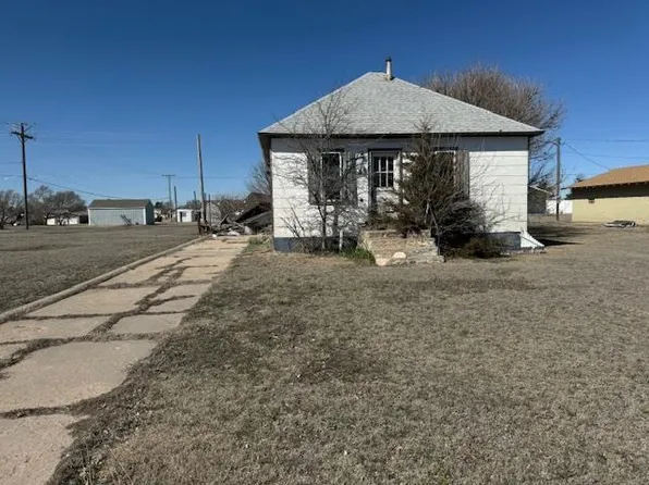 327 S 7th St, Wakeeney, KS 67672