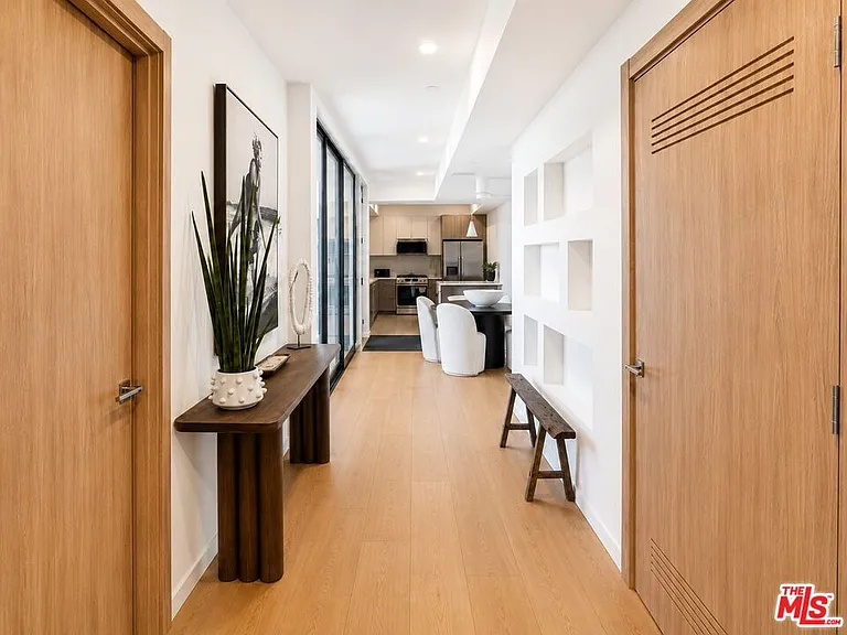 1257 N Detroit St #401 — Photo 3