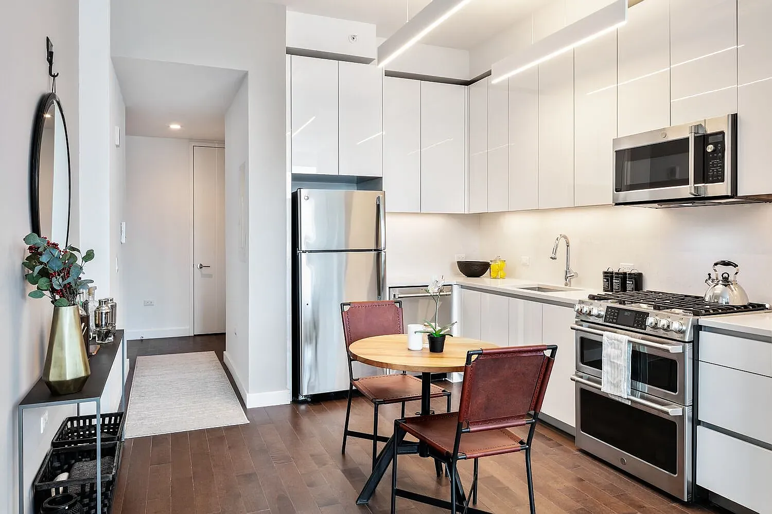 515 West 36th Street — Photo 2