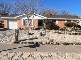 309 Broken Arrow Rd, Roswell, NM 88201