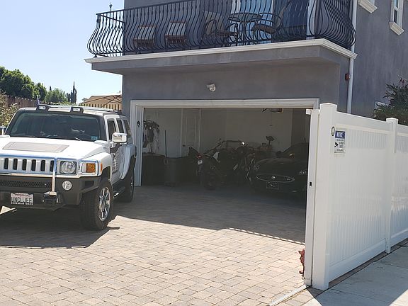 5th image of 8444 De Soto Ave