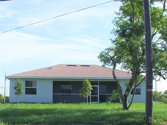 5th image of 620 NW 14th St
