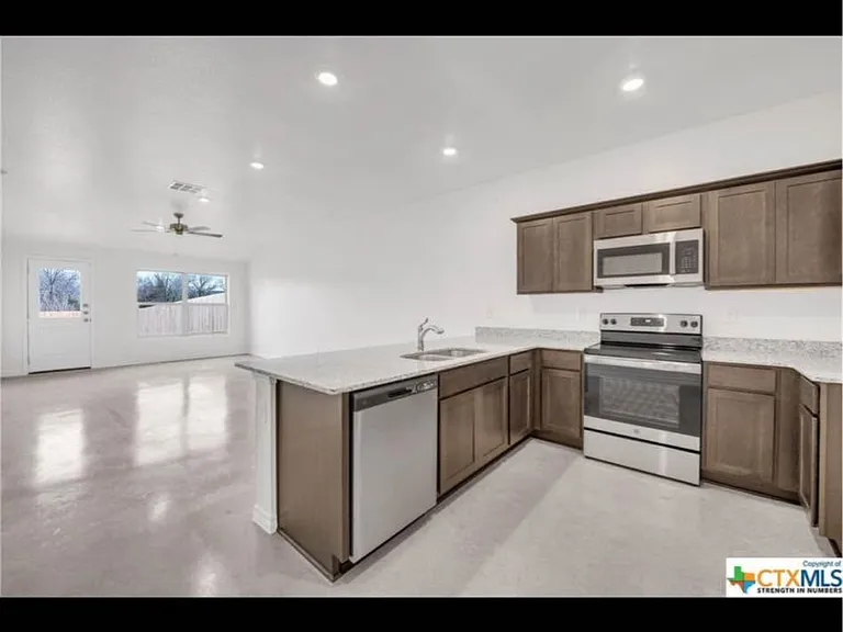 1250 Lehmann Dr #A — Photo 8