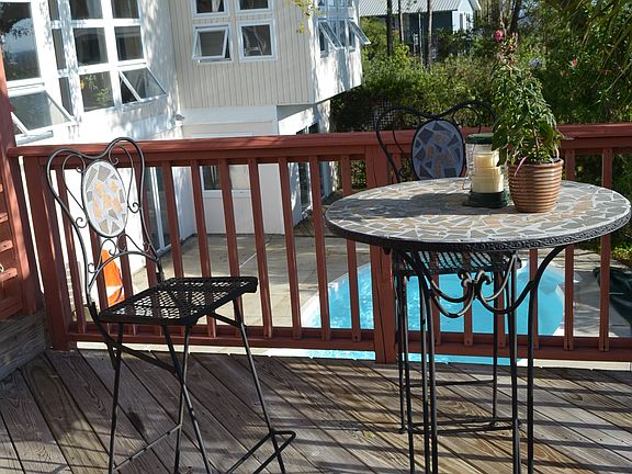 Lower Level Back Deck