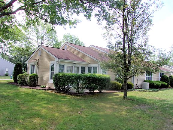 2nd image of 1163B Thornbury Ln