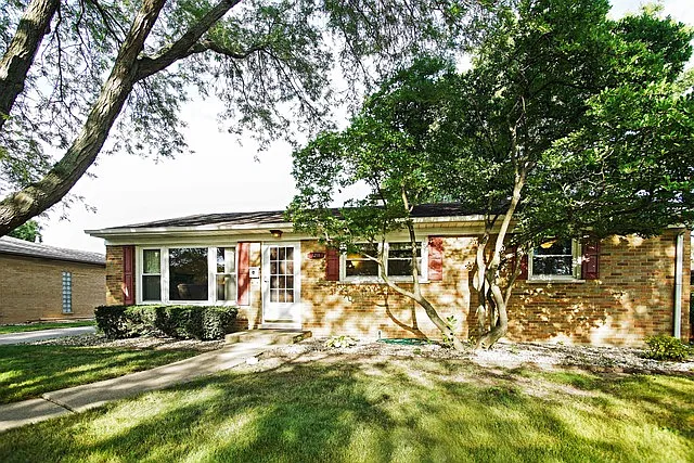 1211 S Robert Dr photo 1