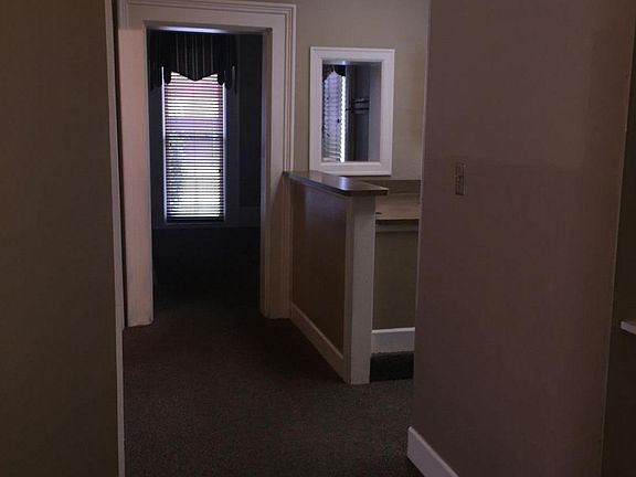 5th image of 109 S Walnut St