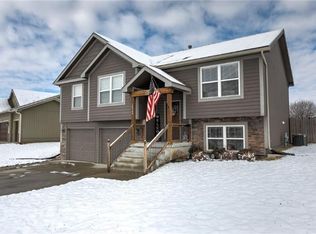 16704 Freeman Dr, Basehor, KS 66007