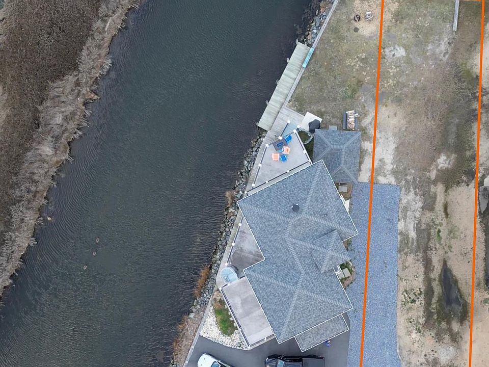 1st image of 604 Pond View Dr