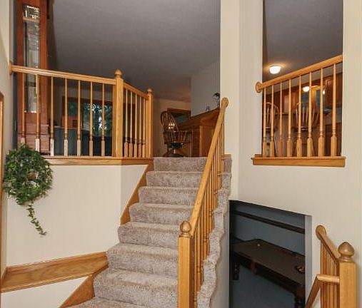 2nd image of 6930 Glenview Ln