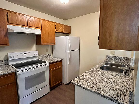 4th image of 808 Navarro Dr #B