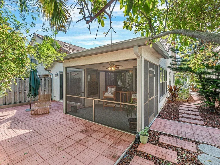 5539 Eton Ct — Photo 32