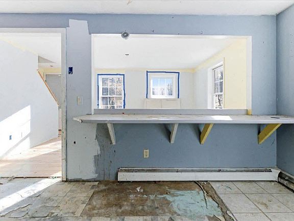 5th image of 374 New Dam Road