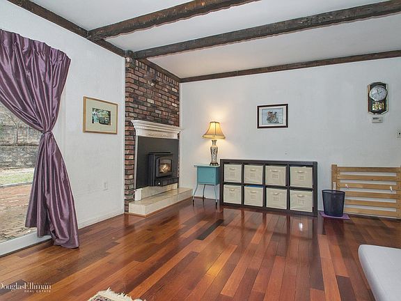4th image of 37 Leslie Ln