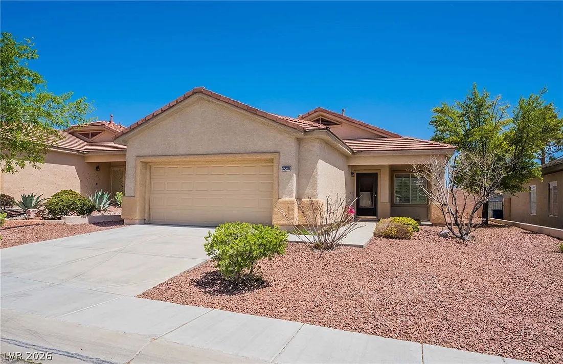 3 bed, 2.0 bath, 1628 sqft, $2,790 — Photo 1