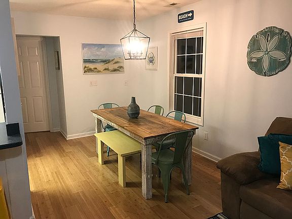 2nd image of 2714 W Dolphin Dr